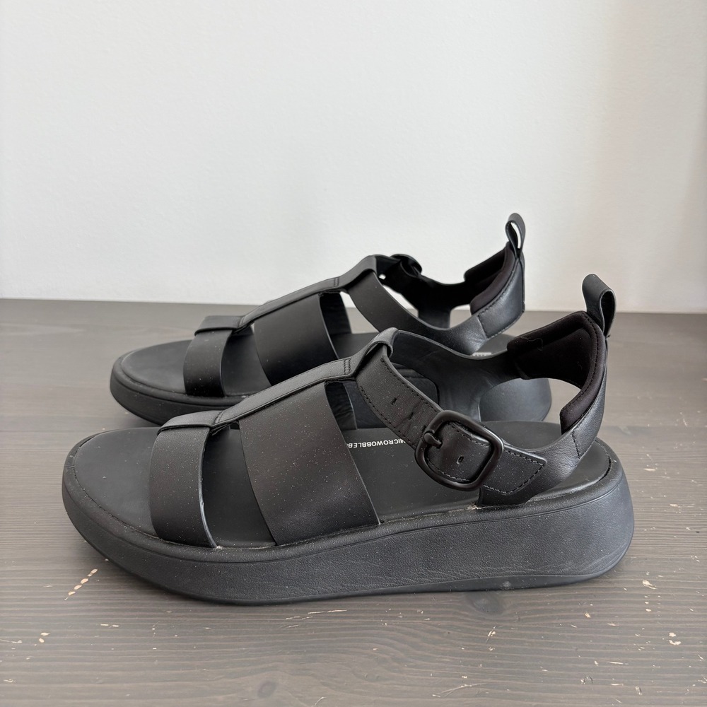 FitFlop Leather Sandals Fisherman 9 Black Platform Microwobble board